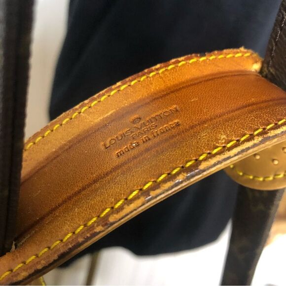 Authentic LOUIS VUITTON LV Danube GM Monogram Crossbody Shoulder Bag Dustbag 🔐 - Picture 15 of 17